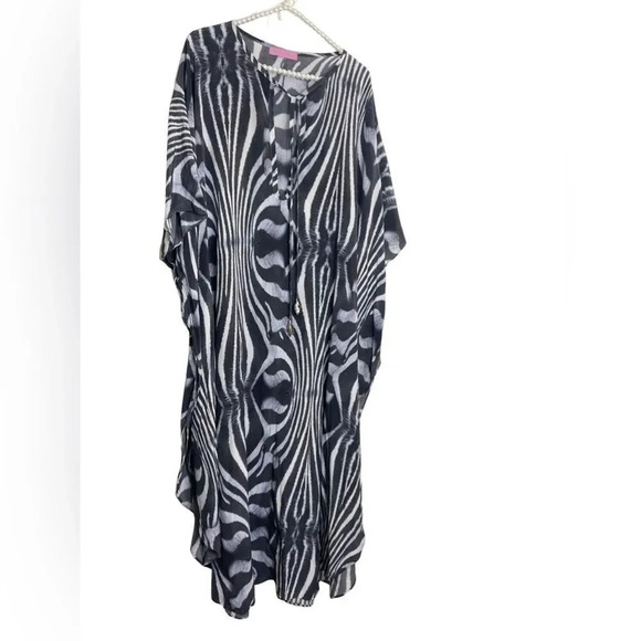 Tres Roses Animal Print Caftan One Size Fits Most Oversized and Comfy - Picture 1 of 6